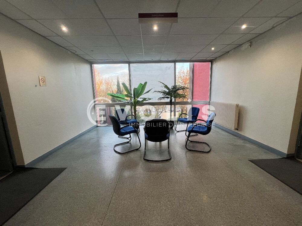   Bureaux - A LOUER - 209 m² divisibles à partir de 15 m² 