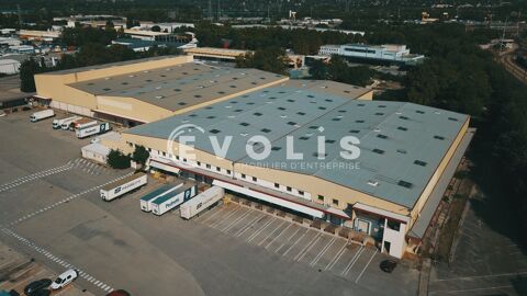   Entrepôts - A LOUER - 6 000 m² non divisibles 
