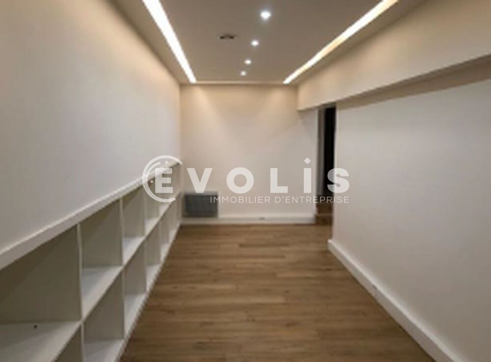   Bureaux - A LOUER - 78 m² non divisibles Paris 16