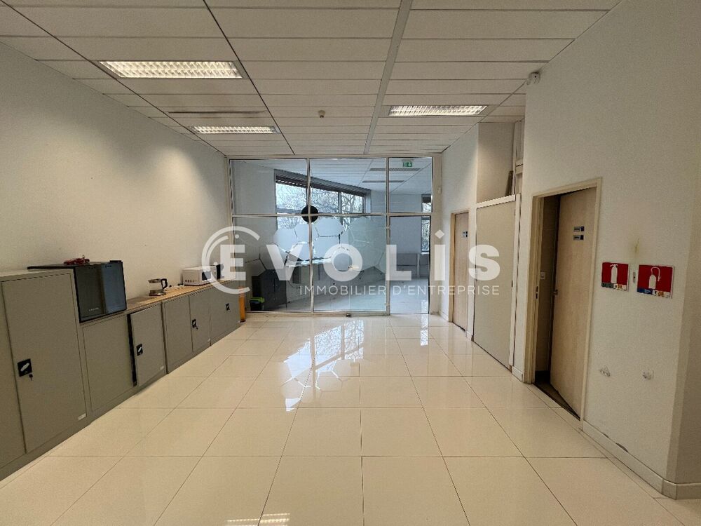   Bureaux - A VENDRE - 122 m² non divisibles Noisy le grand