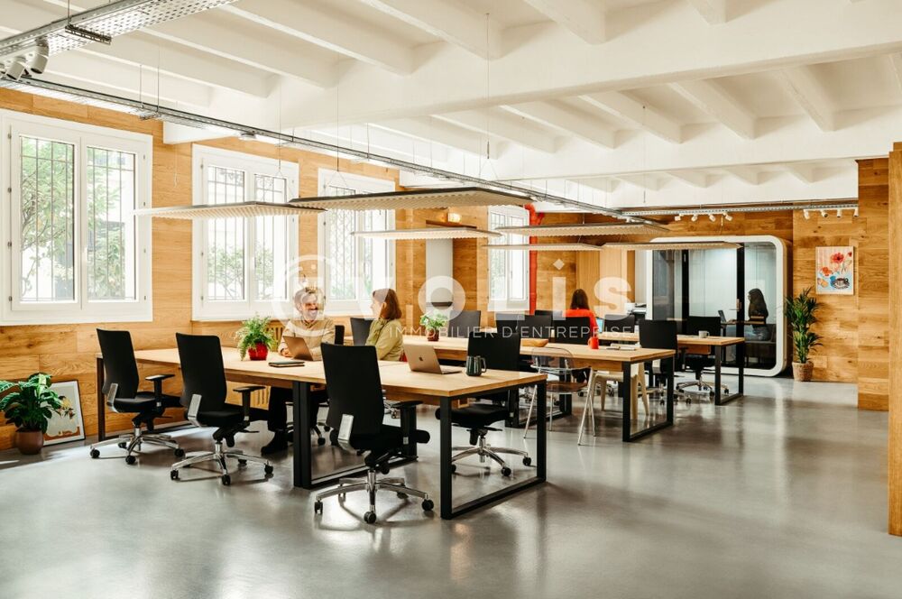   Bureaux - A LOUER - 202 m² non divisibles 