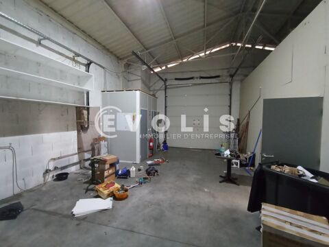   A louer à VENISSIEUX - 931 m² divisibles à partir de 125 m² 