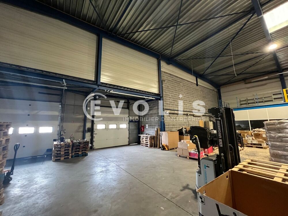   Locaux d'activité - A LOUER - 717 m² non divisibles 