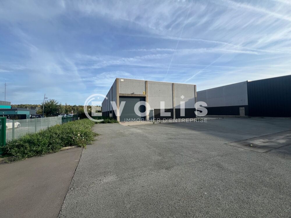   Locaux d'activité - A VENDRE - 1 043 m² non divisibles 