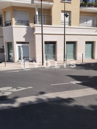   Locaux commerciaux - A LOUER - 90 m² non divisibles Montrouge