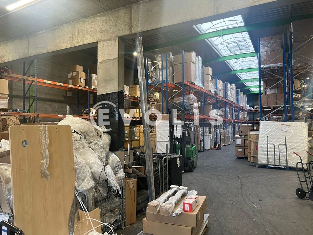   Locaux d'activité - A LOUER - 2 208 m² non divisibles Genas