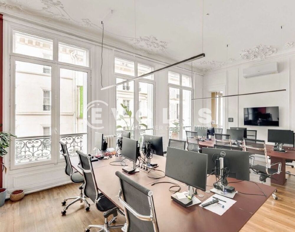   Bureaux - A LOUER - 230 m² non divisibles 
