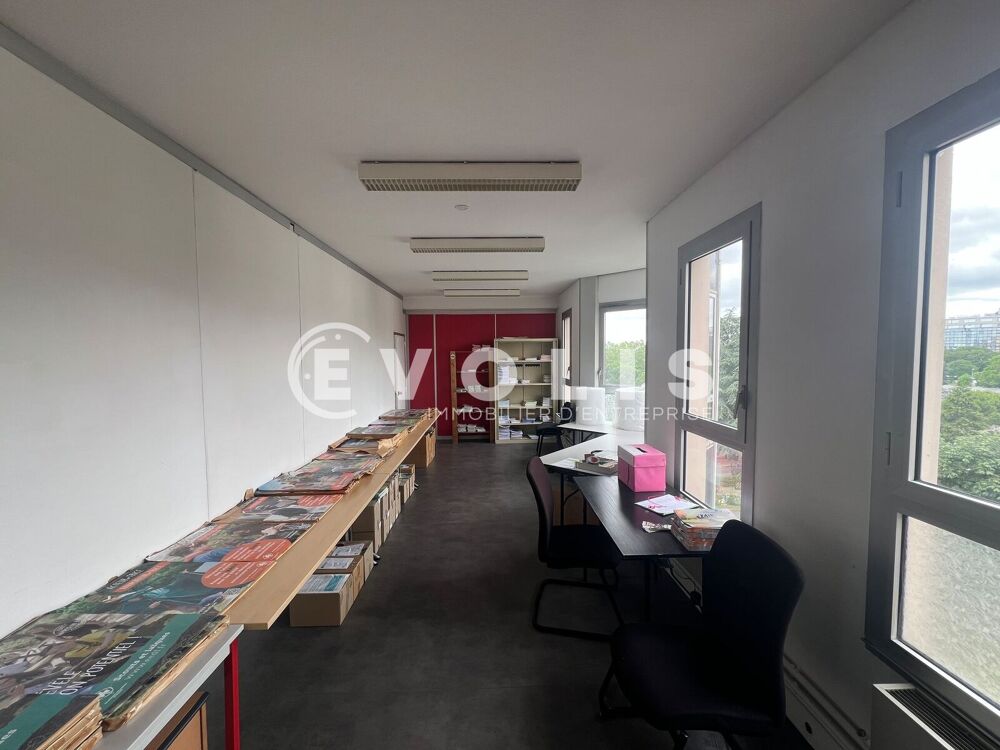   Bureaux - A VENDRE - 695 m² divisibles à partir de 347 m² Noisy le grand