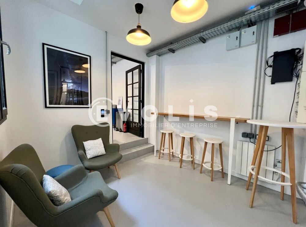   Bureaux - A LOUER - 116 m² non divisibles Paris 10