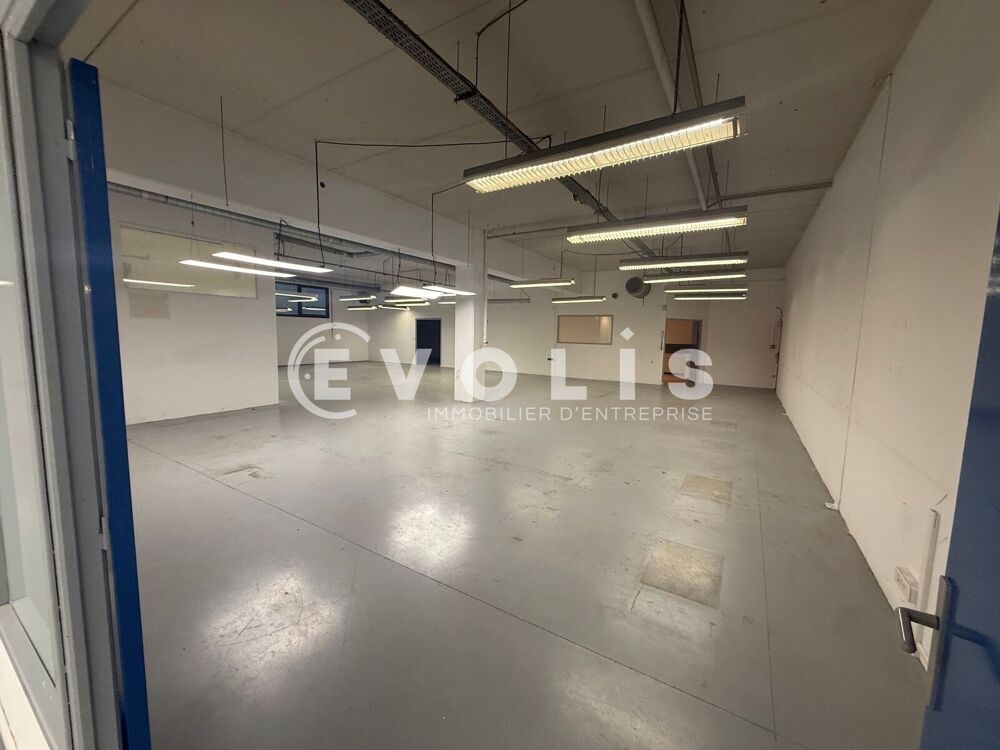   Locaux d'activité - A LOUER - 600 m² non divisibles Vitry sur seine