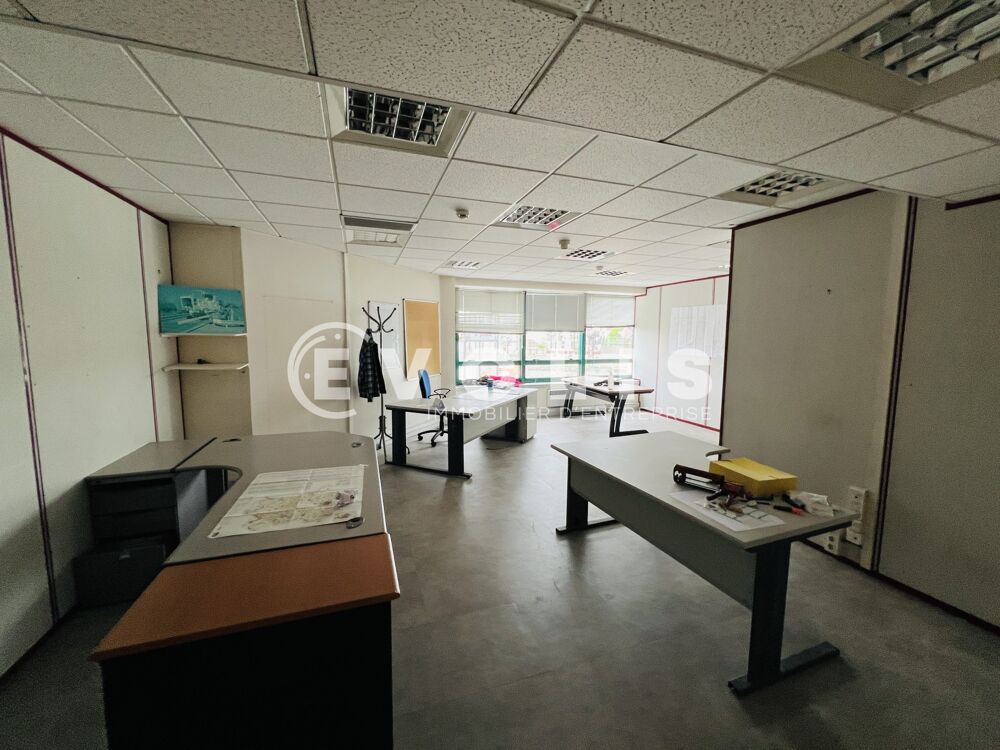   IMMEUBLE AU PIED DE LA GARE - 2 269 m² divisibles à partir de 234 m² Melun
