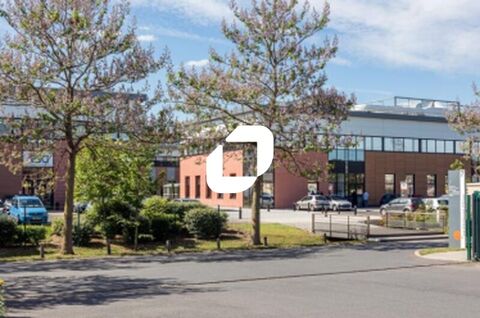 Activit&eacute;s et Bureaux - A LOUER - 680 m&sup2; non divisibles 8500 92390 Villeneuve la garenne