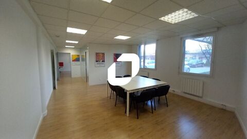 DISPONIBILE IMMEDIATEMENT - 81 m&sup2; non divisibles 1000 59650 Villeneuve d'ascq