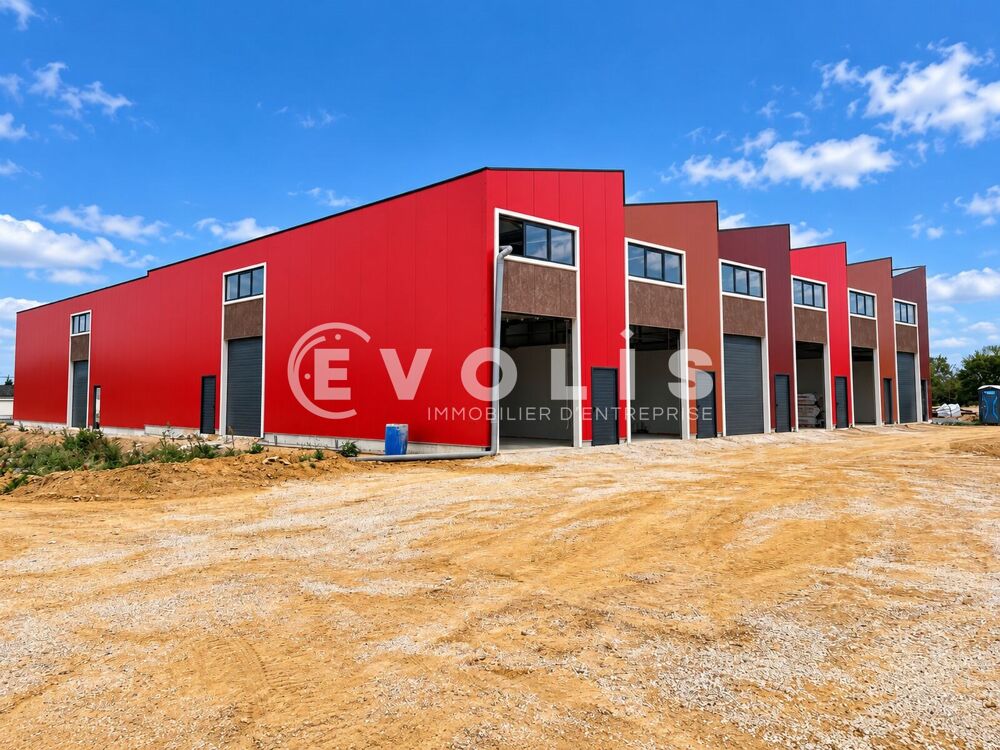   Locaux d'activité - A VENDRE - 2 012 m² divisibles à partir de 56 m² 