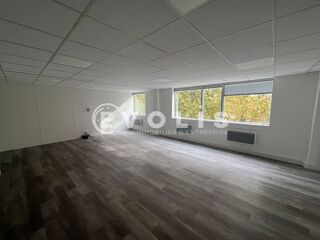   Bureaux - A LOUER - 1 049 m² divisibles à partir de 170 m² Creteil