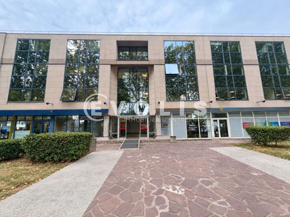   Bureaux - A LOUER - 1 049 m² divisibles à partir de 170 m² 