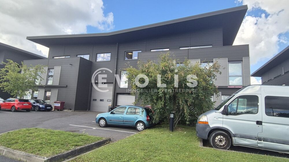   Bureaux - A LOUER - 498 m² divisibles à partir de 207 m² Ferrieres en brie