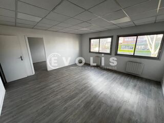   Bureaux - A LOUER - 240 m² divisibles à partir de 50 m² Lisses