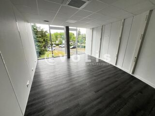   Bureaux - A LOUER - 1 165 m² divisibles à partir de 111 m² Evry courcouronnes