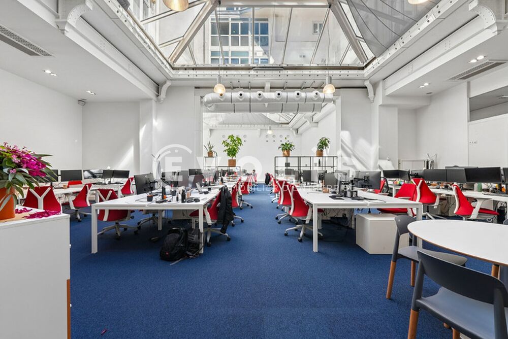   Bureaux - A LOUER - 2 191 m² divisibles à partir de 382 m² Paris 8