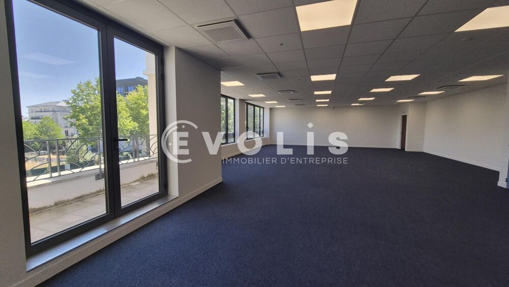   Bureaux - A LOUER - 92 m² non divisibles Chessy
