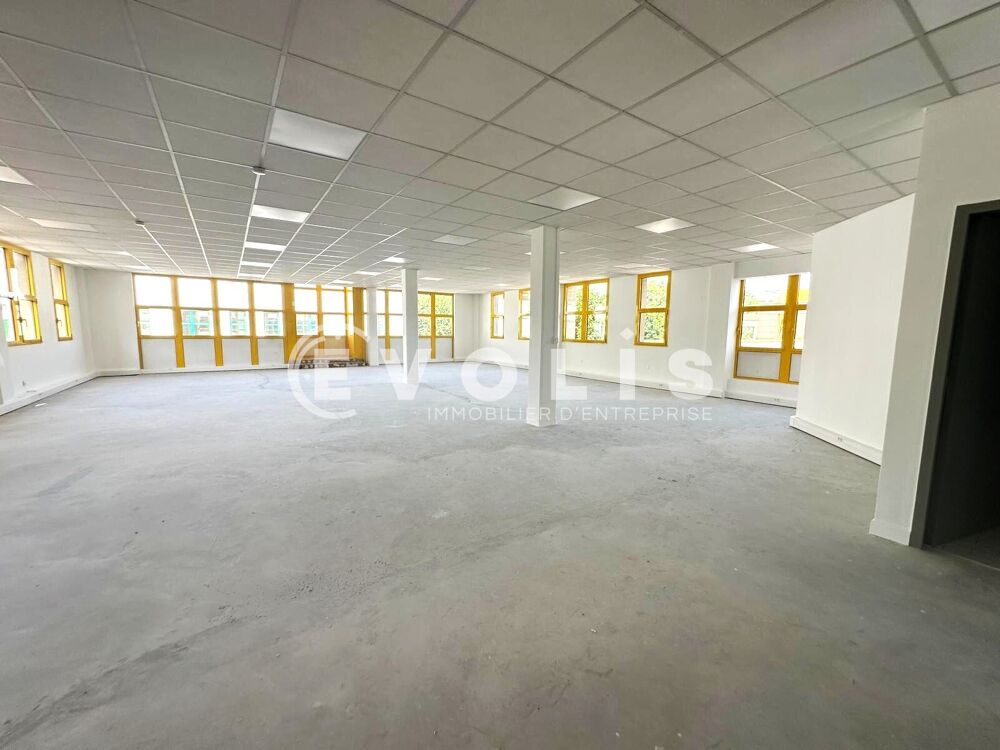   Locaux d'activité - A LOUER - 902 m² divisibles à partir de 193 m² Bagneux