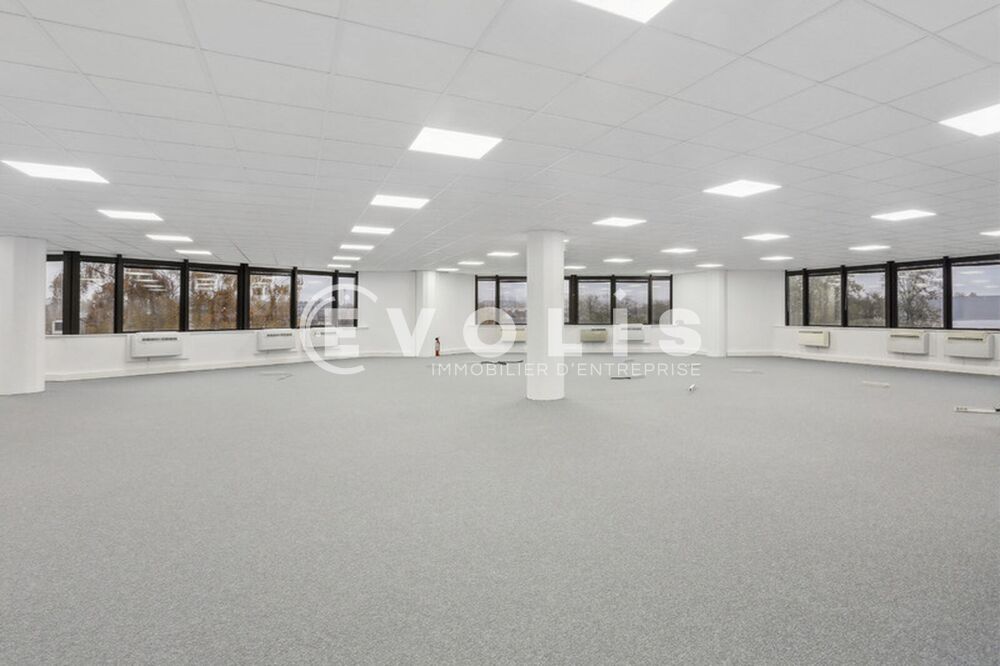   Bureaux - A LOUER - 1 234 m² divisibles à partir de 177 m² Argenteuil