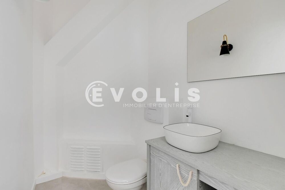   Bureaux - A VENDRE - 72 m² non divisibles Paris 17