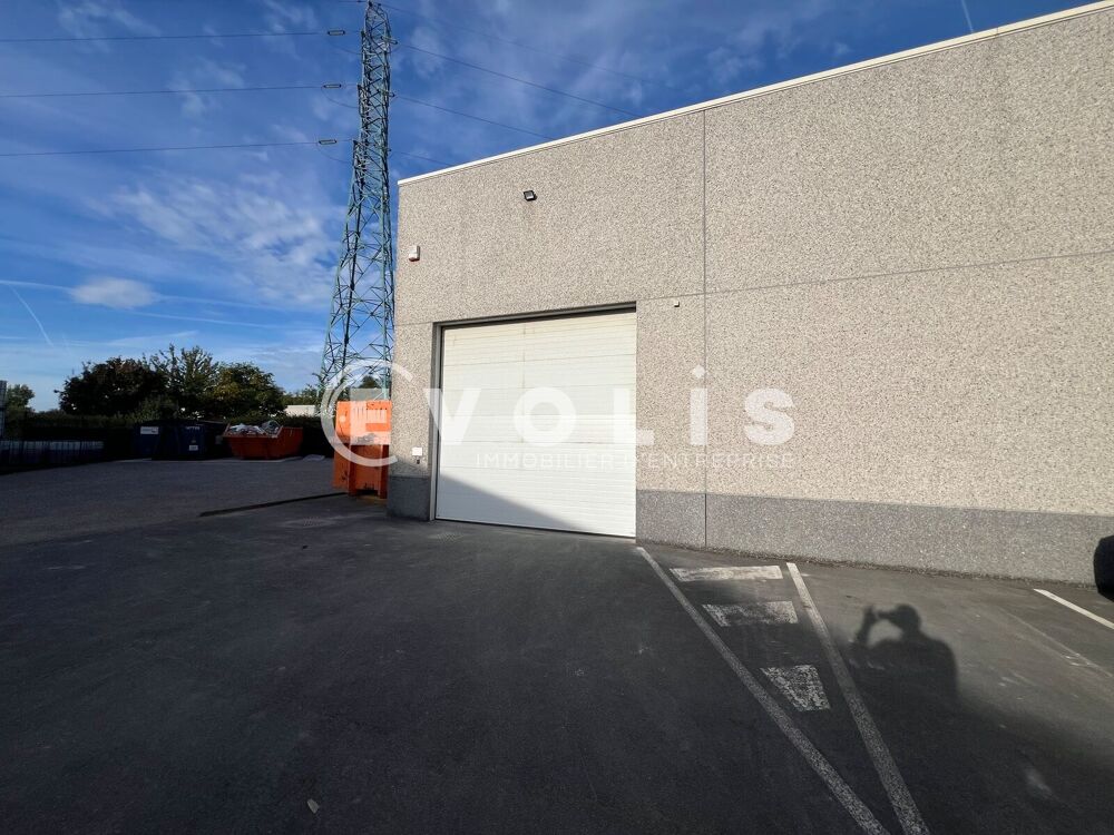   LOCAUX D'ACTIVITE NEUFS - 250 m² non divisibles 