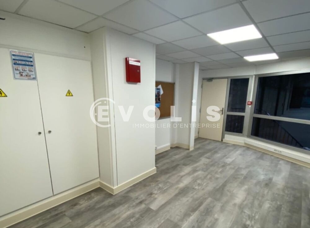   Locaux d'activité - A LOUER - 1 410 m² non divisibles Morangis
