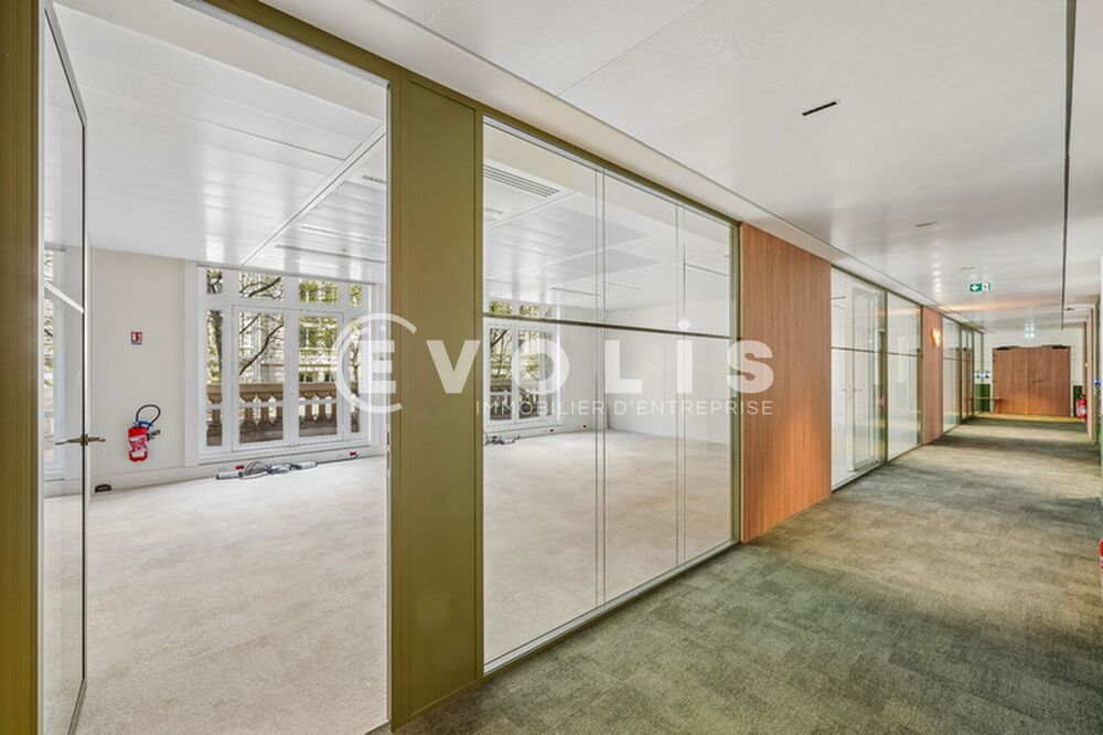   Bureaux - A SOUS-LOUER - 238 m² non divisibles Paris 9