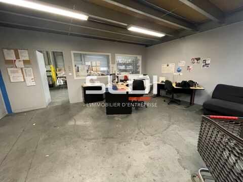 Locaux d'activit&eacute;s - A LOUER - 2&nbsp;000 m&sup2; non divisibles 12167 69740 Genas