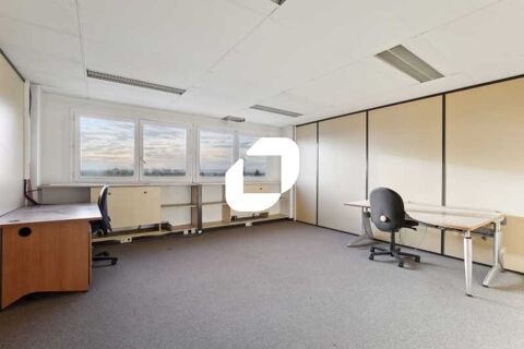 BUREAUX AVEC ESPACE DE STOCKAGE - 608 m&sup2; divisibles &agrave; partir de 30 m&sup2; 7604 93290 Tremblay en france