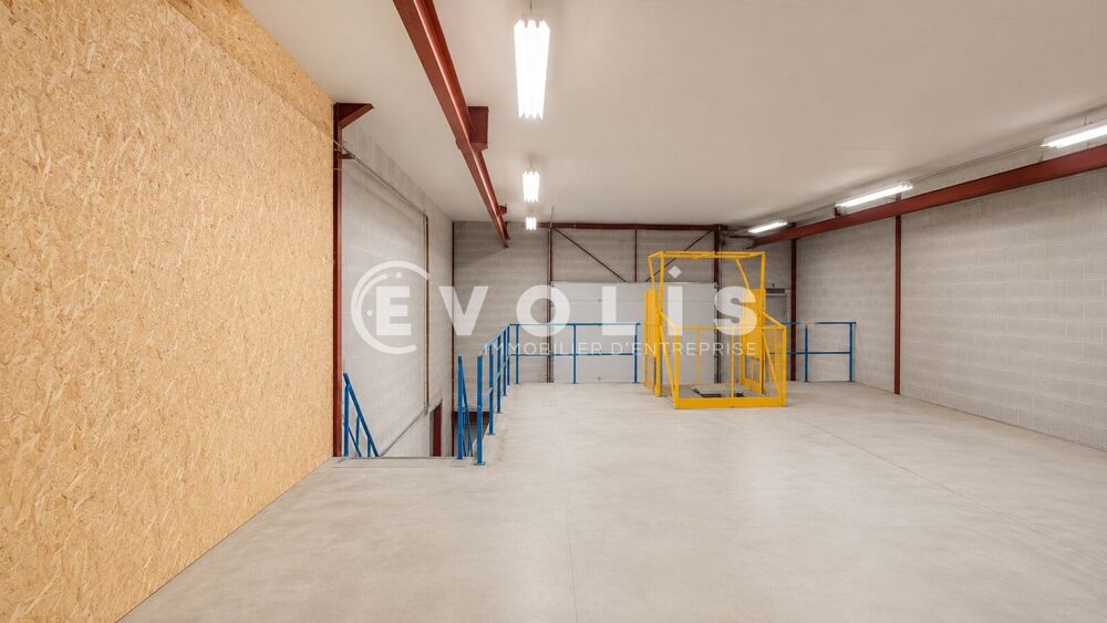   Locaux d'activité - A VENDRE - 1 383 m² non divisibles Ivry sur seine