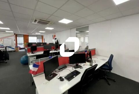 A PROXIMITE DU TRAMWAY - 700 m&sup2; divisibles &agrave; partir de 350 m&sup2; 8458 59700 Marcq en baroeul