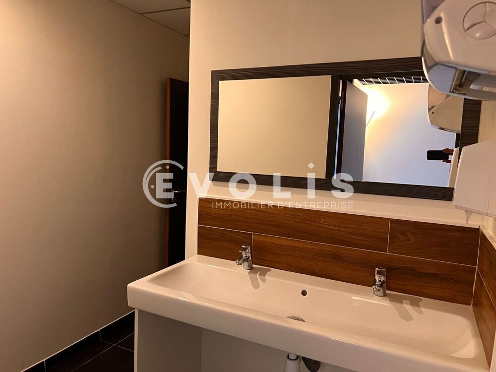   Bureaux - A LOUER - 325 m² non divisibles Lyon 9