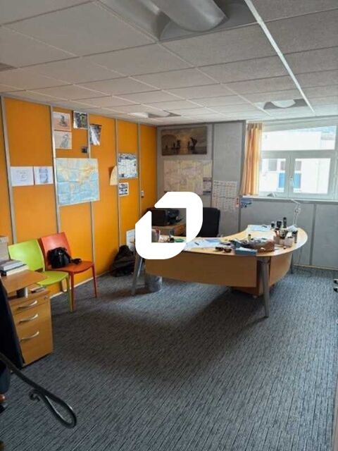 LOGEMENT DE FONCTION - 170 m² non divisibles 180000 95640 Marines