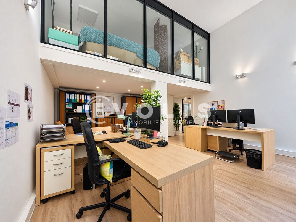   Bureaux - A LOUER - 183 m² non divisibles 