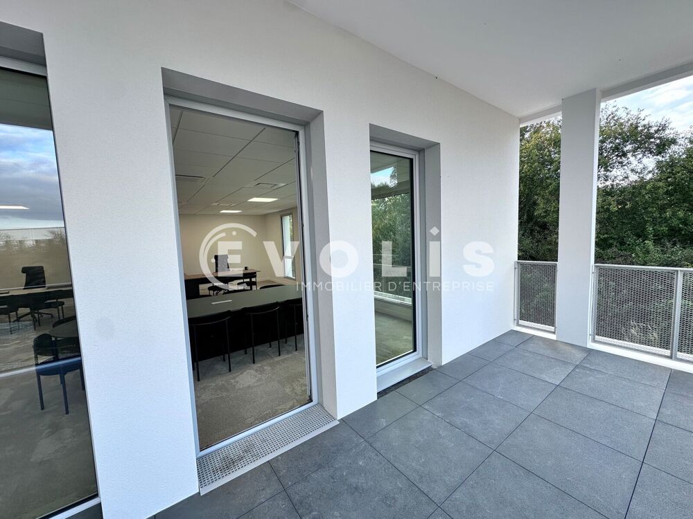   Bureaux - A LOUER - 2 376 m² divisibles à partir de 24 m² Serris