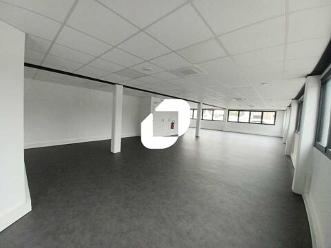 Bureaux - A VENDRE - 279 m&sup2; divisibles &agrave; partir de 138 m&sup2; 490009 33370 Tresses