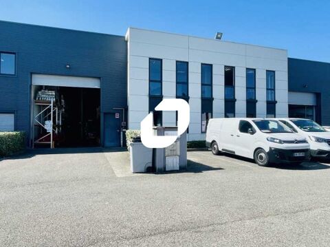 Locaux d'Activit&eacute;s - A VENDRE OU A LOUER - 731 m&sup2; non divisibles 1150000 69200 Venissieux