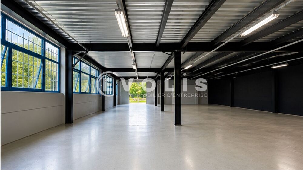   Locaux d'activité - A LOUER - 1 136 m² non divisibles Villejuif
