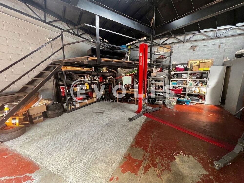   Locaux d'activité - A VENDRE - 130 m² non divisibles Evry courcouronnes