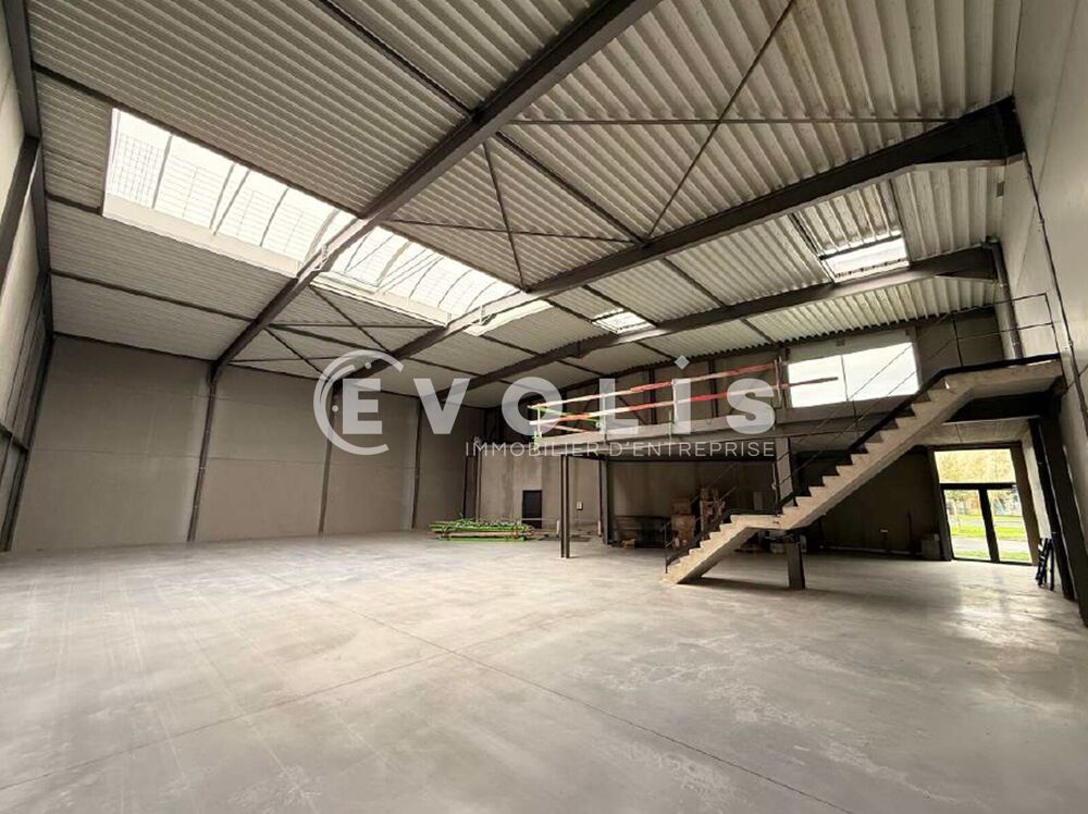   Locaux d'activité - A LOUER - 1 982 m² divisibles à partir de 520 m² Seclin