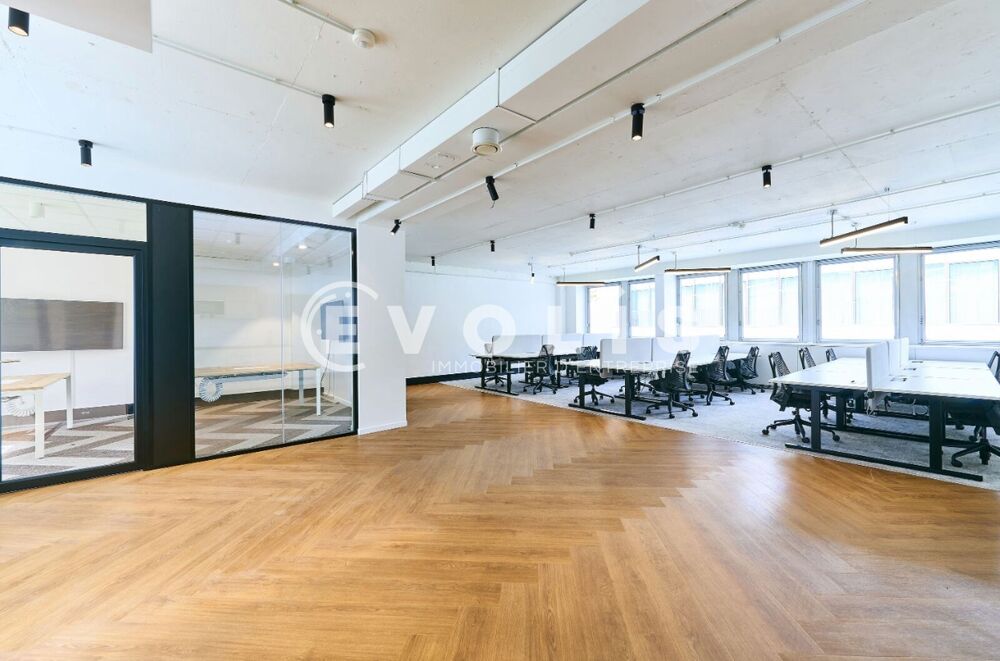   Bureaux - A LOUER - 301 m² non divisibles Paris 8