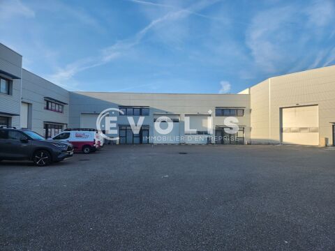 EN EXCLUSIVITE - 170 m&sup2; non divisibles 1650 69740 Genas