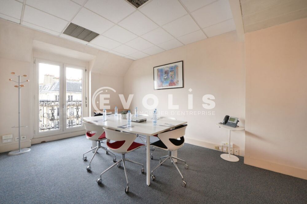   Bureaux - A LOUER - 140 m² non divisibles Paris 3