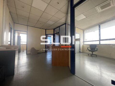 Bureaux - A VENDRE - 925.85 1550000 69120 Vaulx en velin