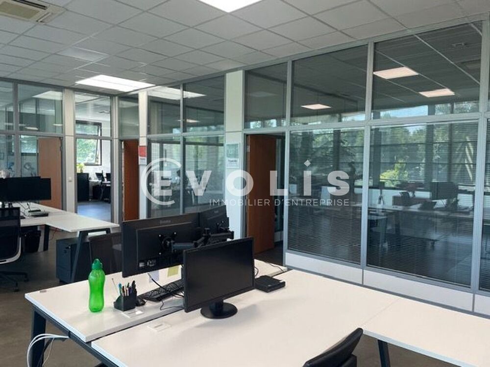   Bureaux - A LOUER - 349 m² non divisibles Bussy saint martin