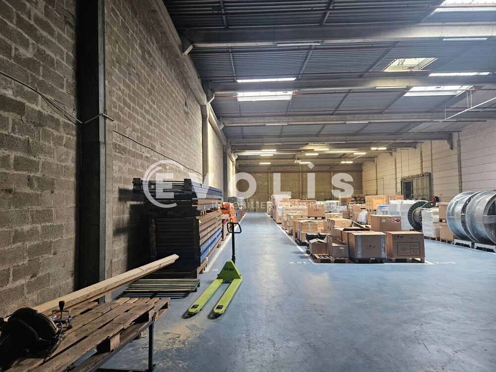   Locaux d'activité - A LOUER - 6 010 m² divisibles à partir de 490 m² Villejust